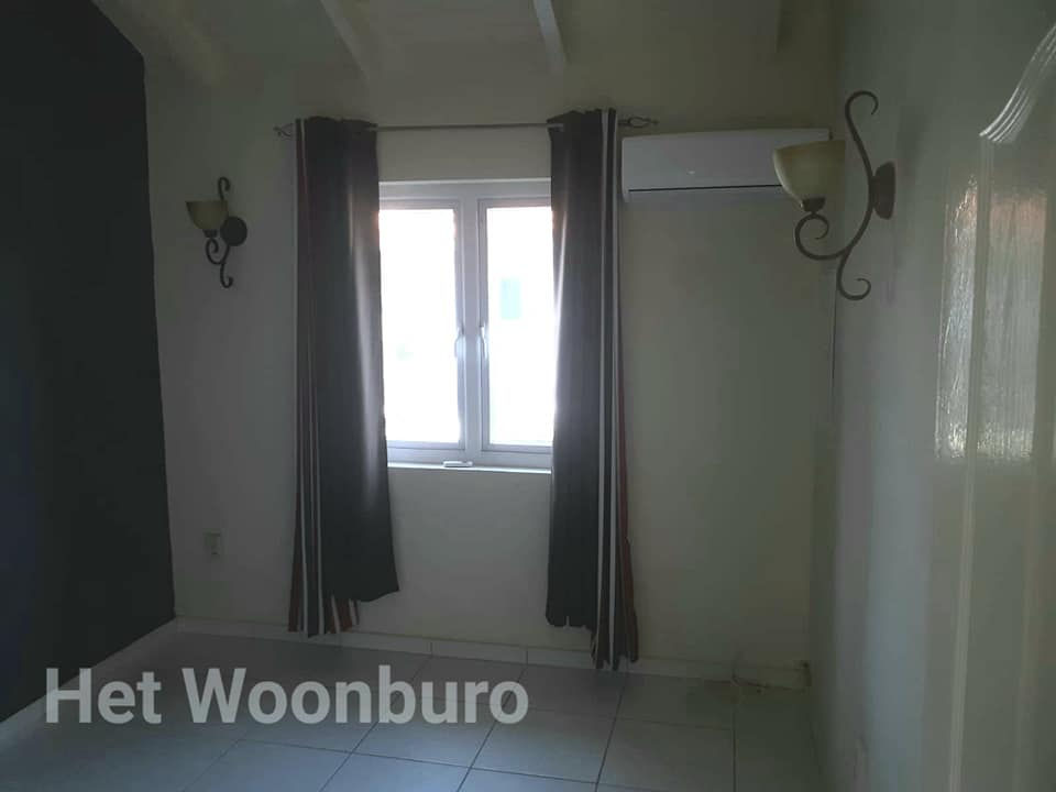 Thumbnail: Bottelier