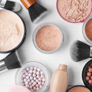 Powder makeup and makeup brushes