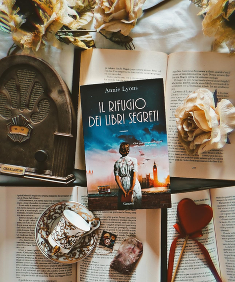 Il rifugio dei libri segreti di Annie Lyons