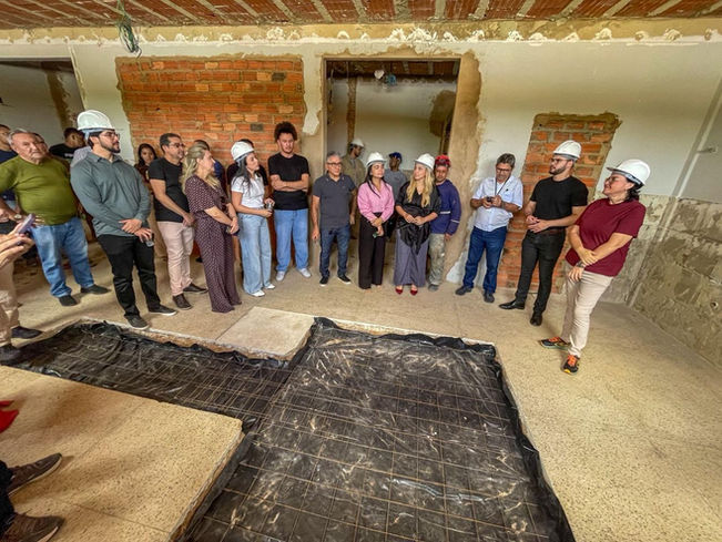 Prefeita Jôve Oliveira visita obras do espaço onde funcionará a ressonância magnética de Piripiri