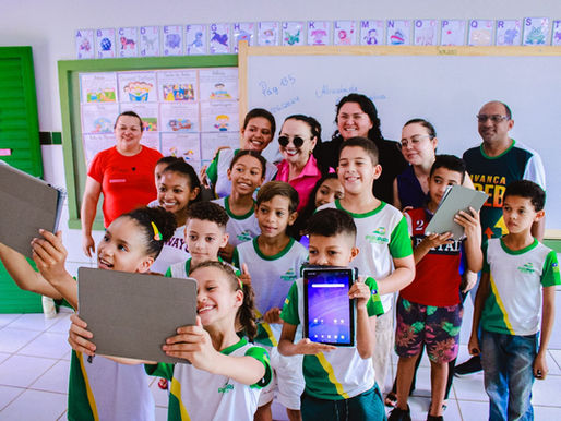 Educação de Piripiri faz a entrega de mais tablets para estudantes dos CETIs municipais