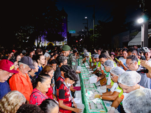 Aniversário de Piripiri tem bolo de 114 metros na Praça da Bandeira