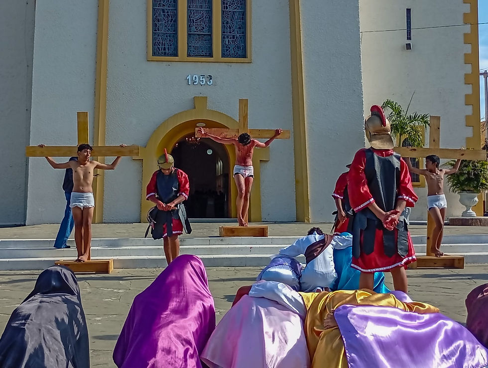 Escola Padre Freitas emociona comunidade com encenação da Via Sacra em Piripiri