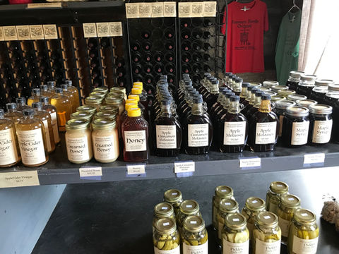 Hammen Family Orchard & Winery Gift Shop honeys, jams, syrup, and pickles.