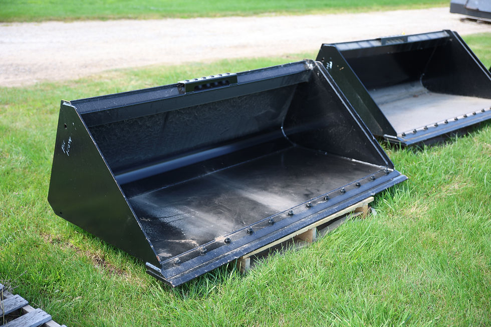 Gehl 74" Lite Bucket w/ Bolt on Cutting Edge (18041/18042/18043)