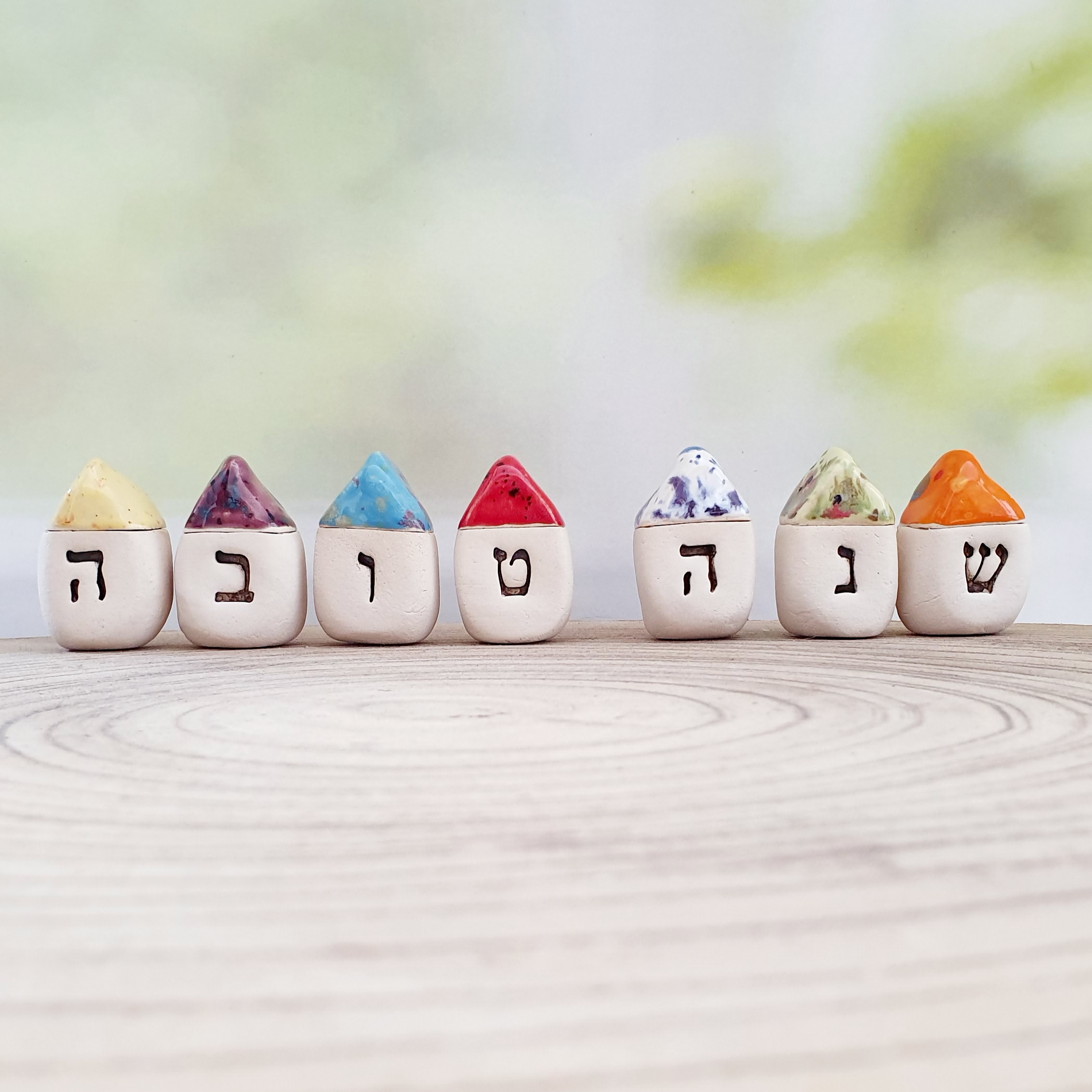 מילה ייחודית מבתים מיניאטוריים מקרמיקה - OP