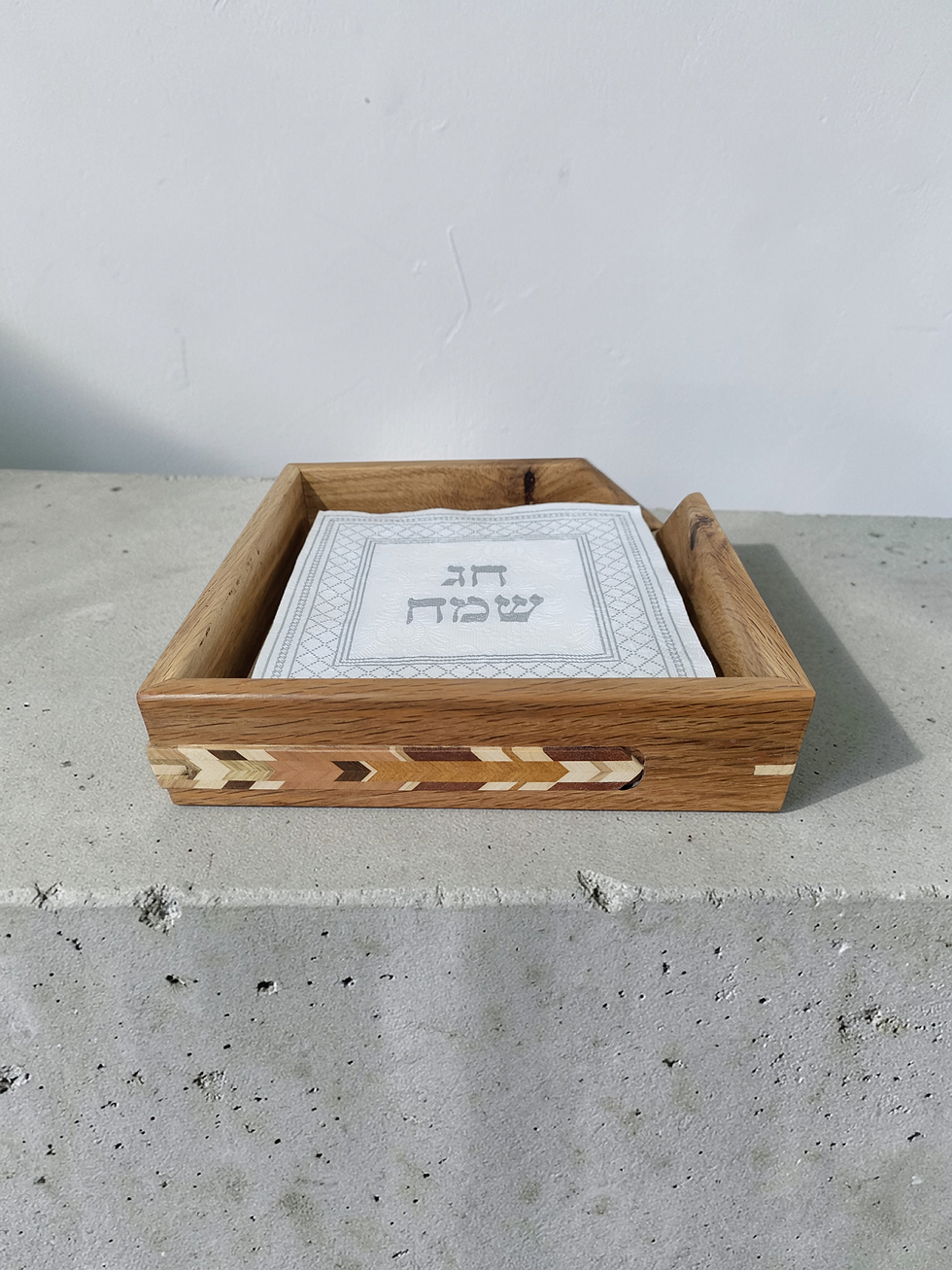 תמונה ממוזערת: L'Atelier | צלחת מצה ומפיות מעץ מלא