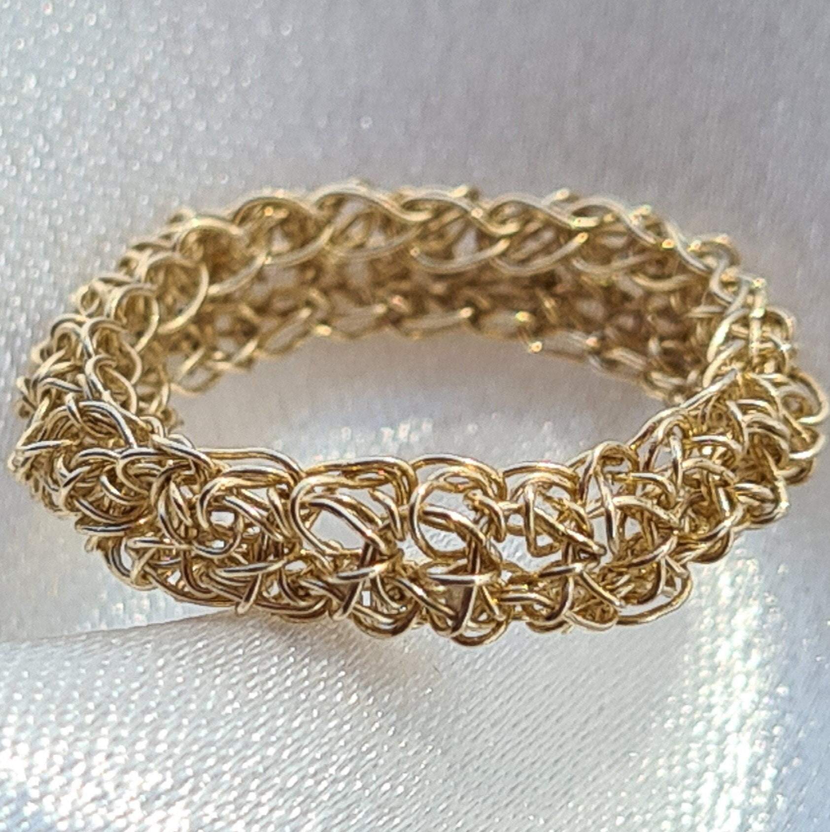 Einat Sandberg |  Gold Mesh Ring, Dainty Gold Ring מכסף עבודת יד אמן ישראלי