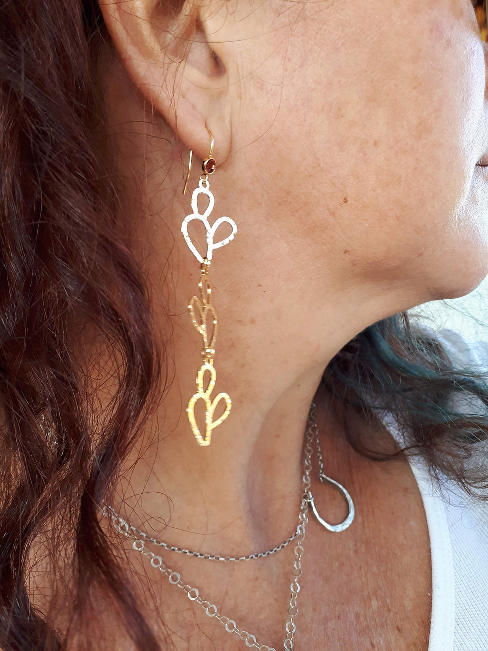 תמונה ממוזערת: Vered Lederman | Chandelier Garnet Cactus Earrings