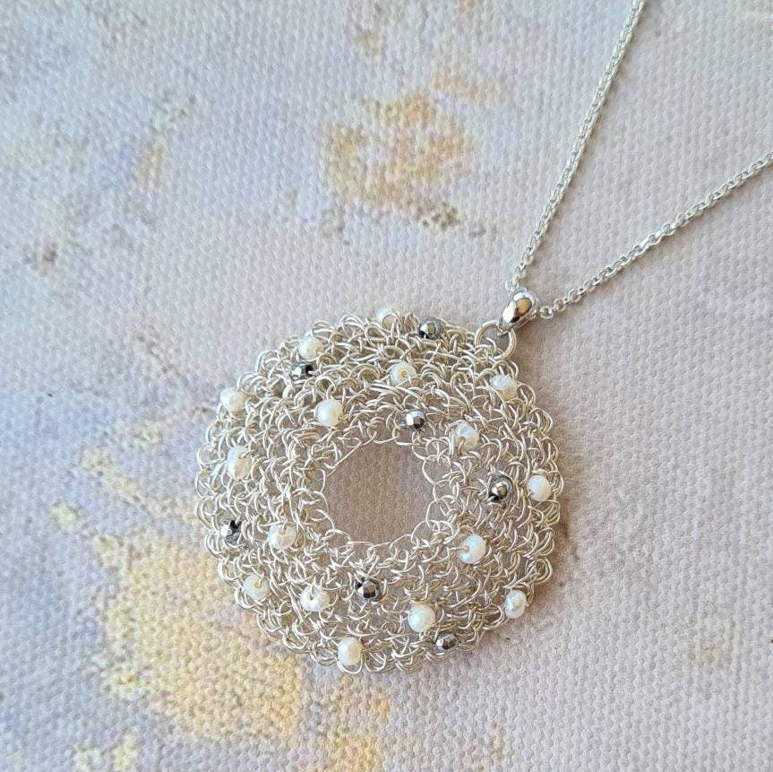 תמונה ממוזערת: Einat Sandberg | Statement Bridal Necklace