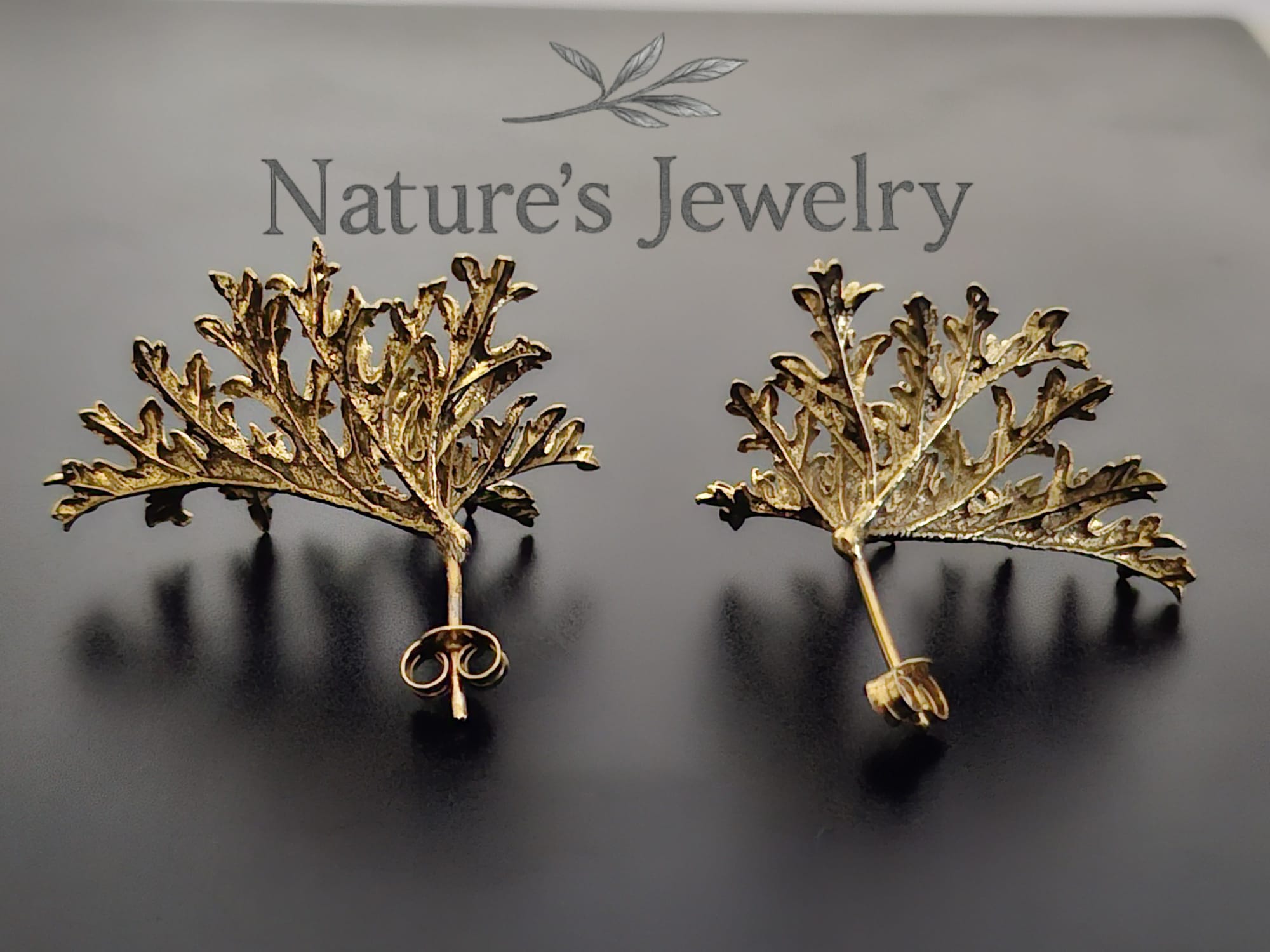 Natures Jewelry עגילי כסף בציפוי זהב מצמח הפלרגוניום