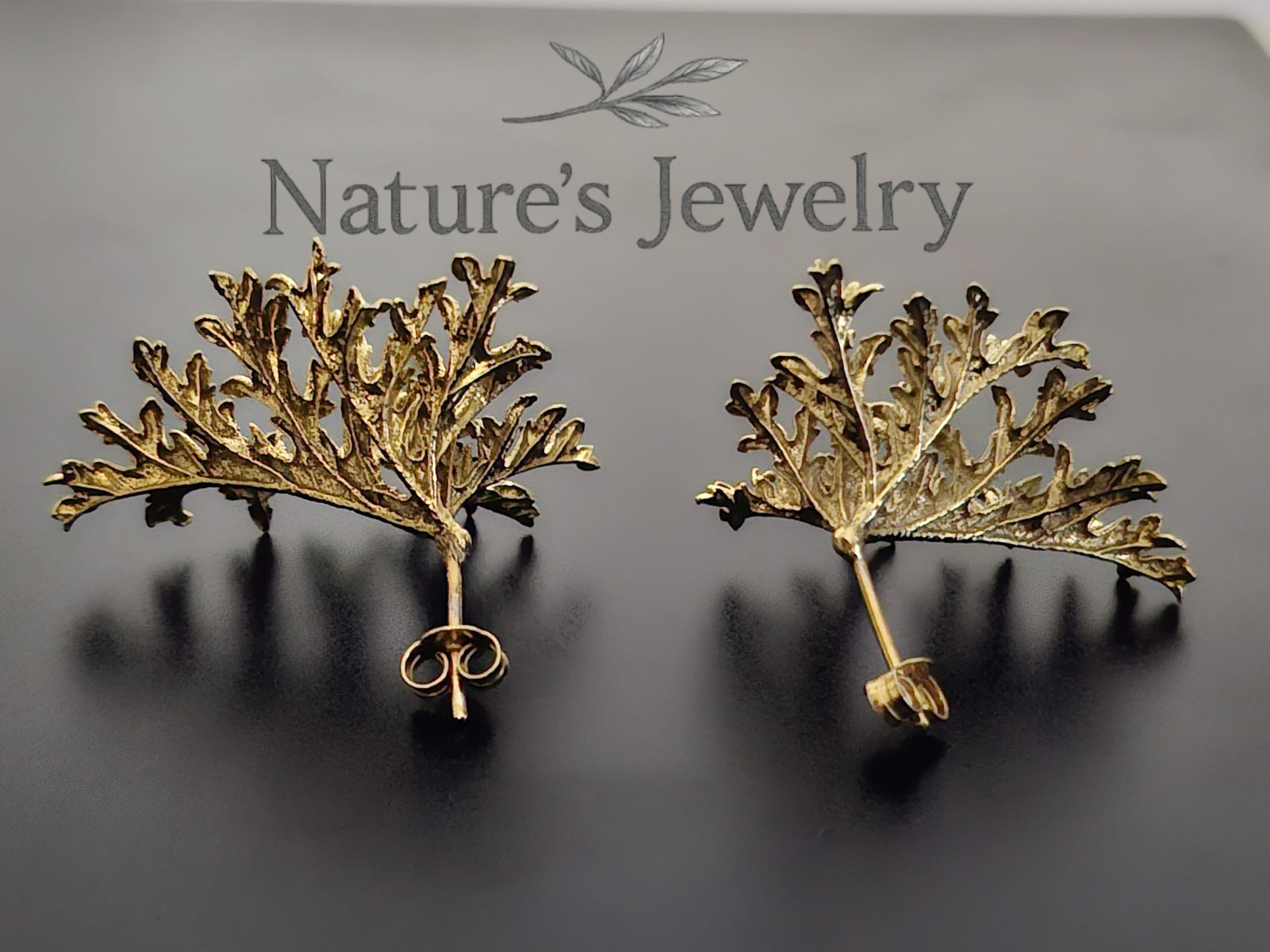Natures Jewelry עגילי כסף בציפוי זהב מצמח הפלרגוניום מכסף עבודת יד אמן ישראלי