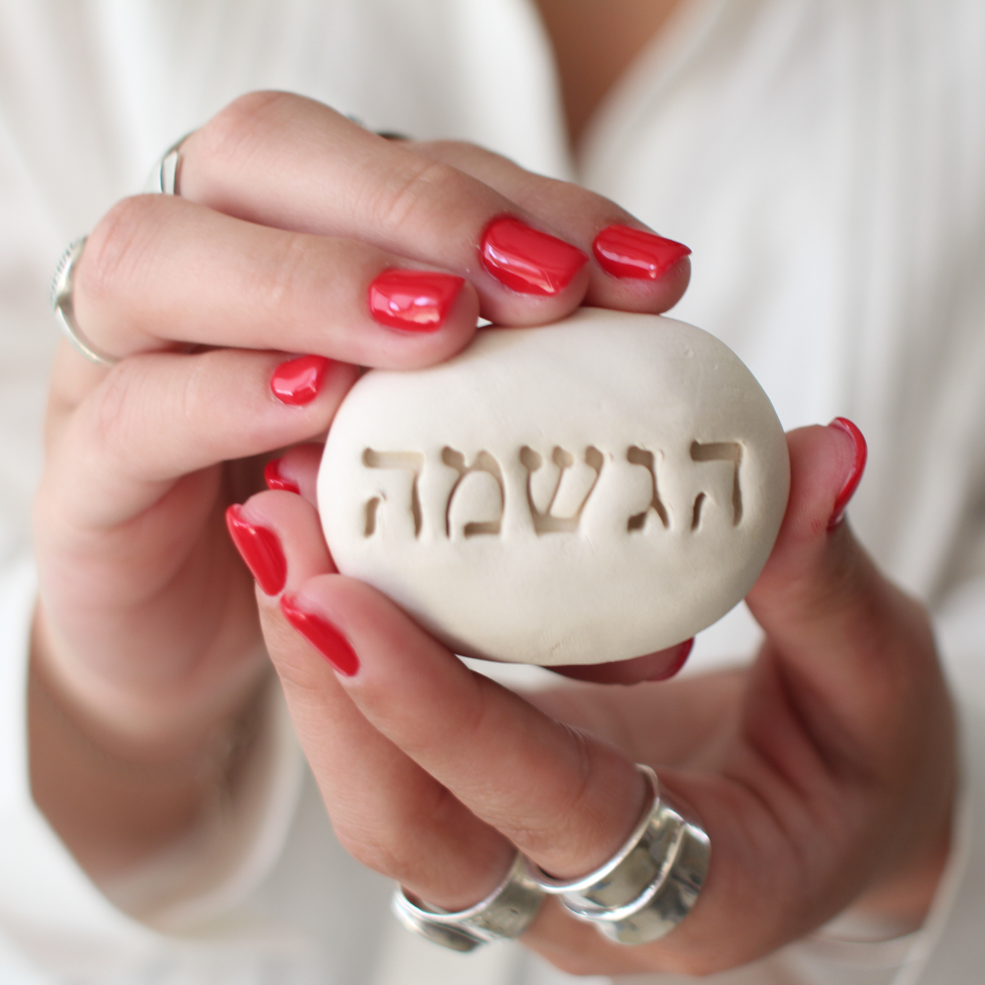 אבני קרמיקה ייחודיות לכל אירוע - הגשמה - OP