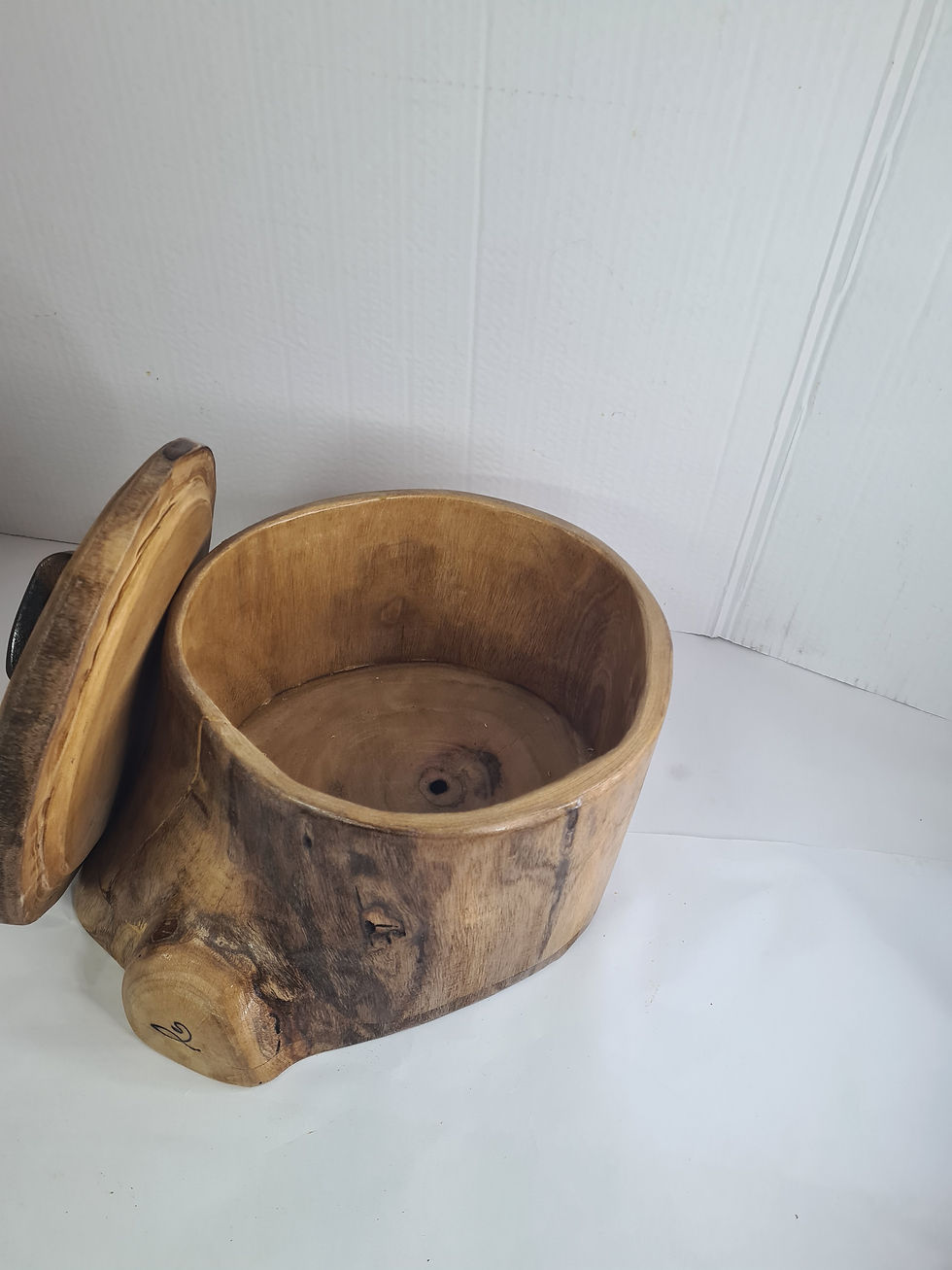 תמונה ממוזערת: הרואה בעץ  haroe-baetz | קופסת גזע עם מיכסה