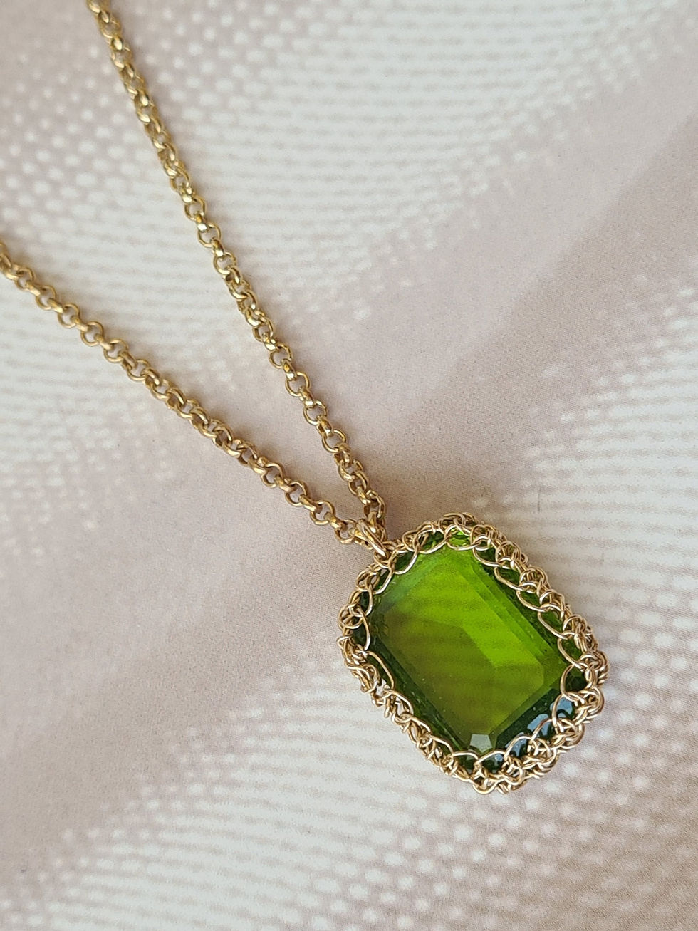 תמונה ממוזערת: Einat Sandberg | Peridot Rectangle Long Gold Necklace