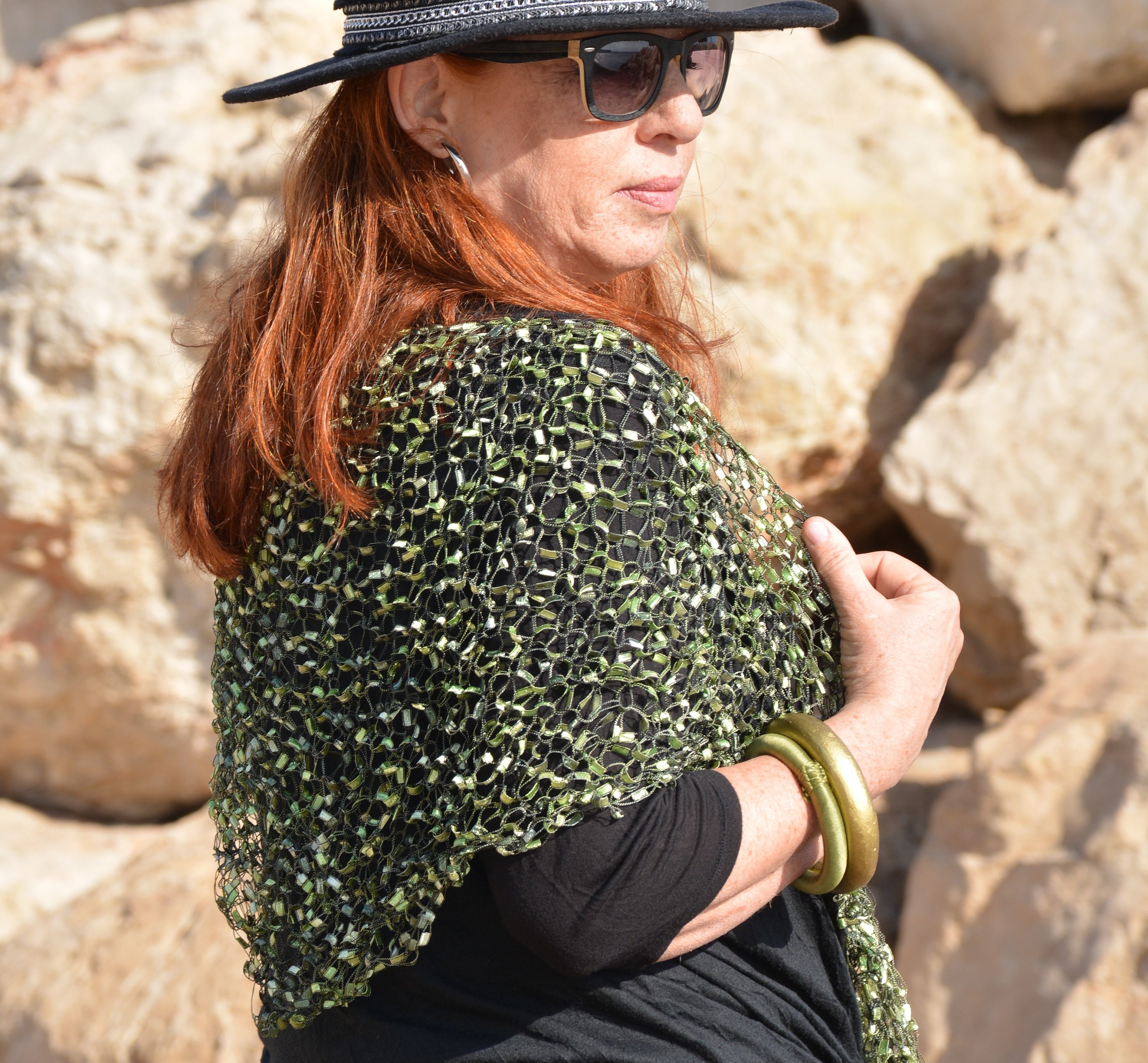 אפי אומנות ברקמה וסריגה | Efi Barkai | Green Hand Knitted Elegant Shawl Wrap