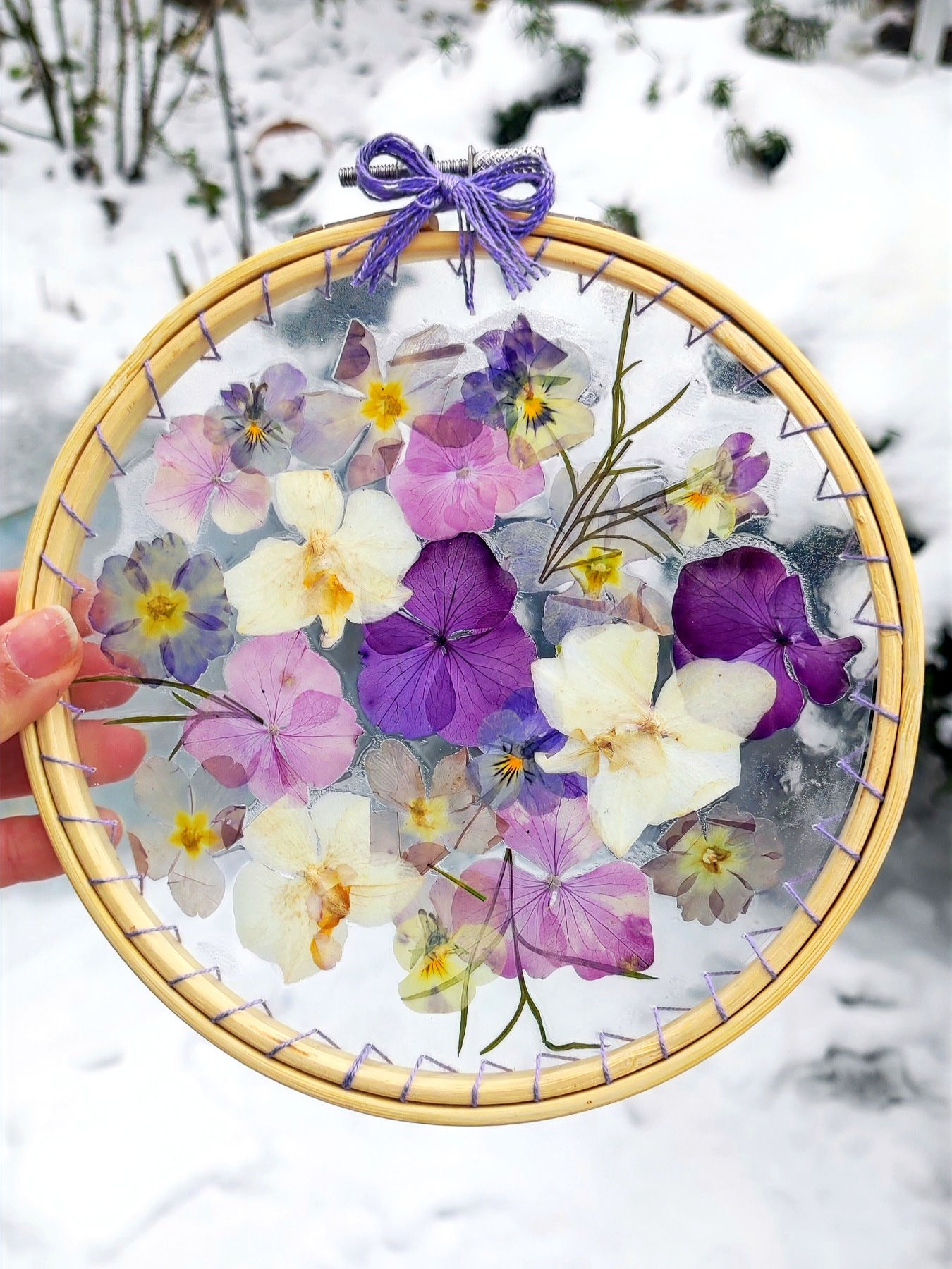 Кръгла картина в лилаво голяма