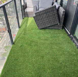 Balcony turf
