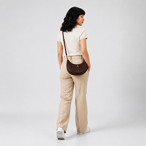 01-6. Kirana Shoulder Bag Cognac Model 2.png