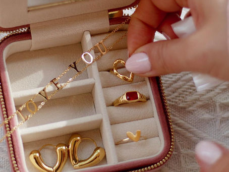 Traveling with Jewelry: How to Keep It Safe & Tangle-Free in a Jewelry Case