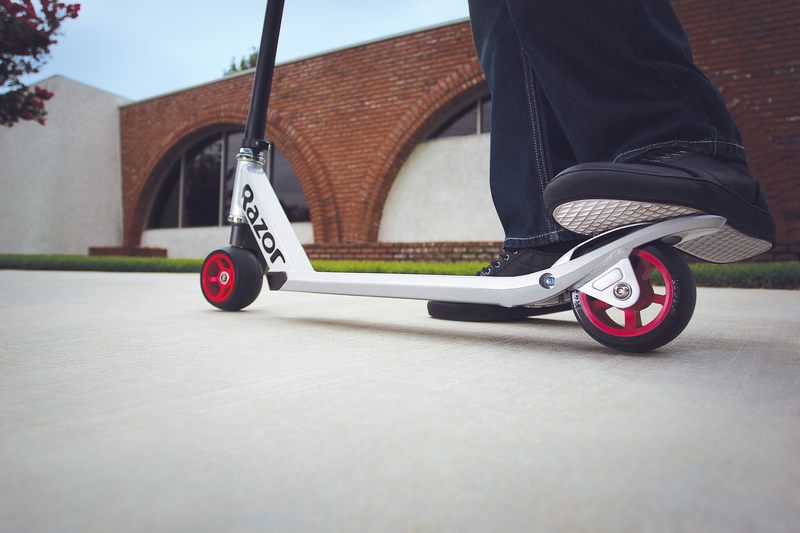Миниатюра: Городской самокат от 6 лет Black Label R-Tec Scooter
