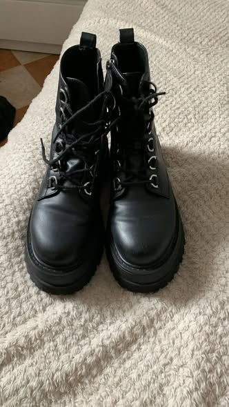 Thumbnail: chunky sole boots price 15 euros Ref cheryl m