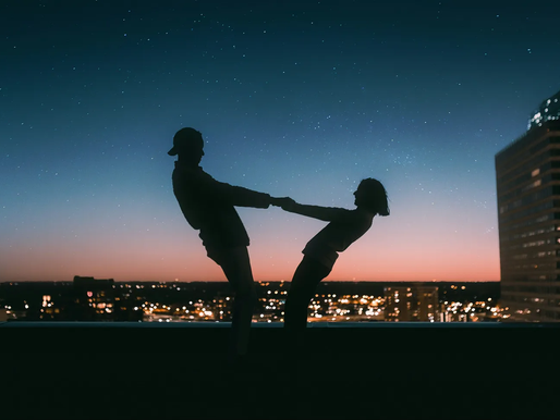 Body Language Builds Intimacy: Dating Tips from Expert Christopher Louis