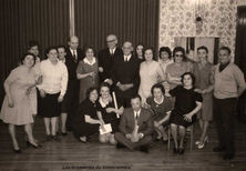 Bare la direction avec le personnel feminin de la canetterie.jpg