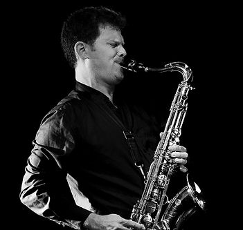 Jonathan Saxofon_edited_edited.jpg