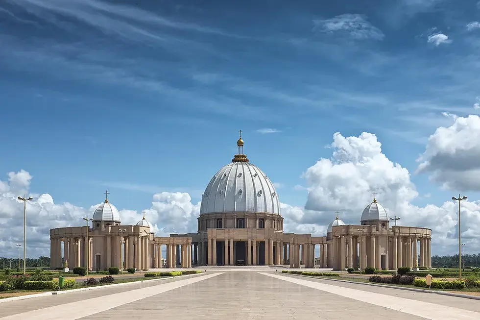 fs1600x1200px-Basilica_of_Our_Lady_of_Peace_of_Yamoussoukro_30.webp
