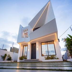 Rome's Court - Adjiringanor