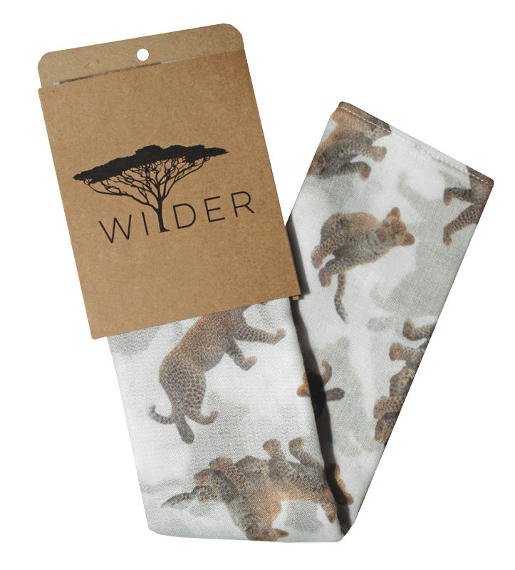 Thumbnail: Leopard cubs (White)