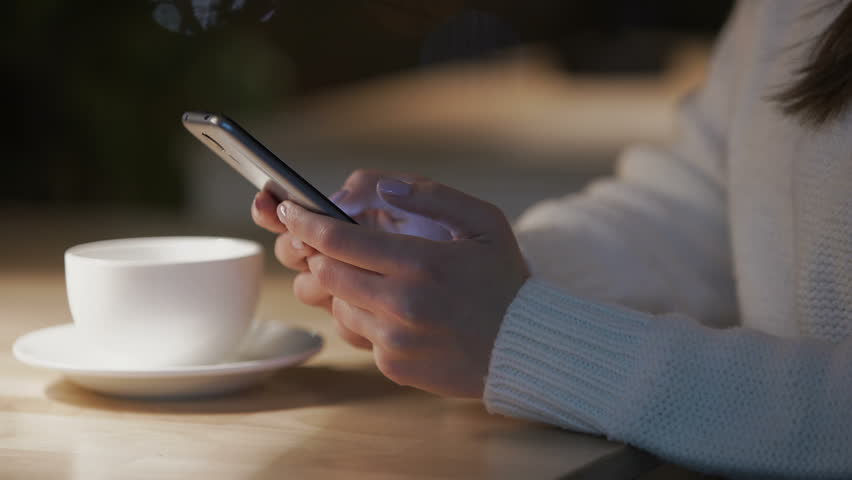 جمعنا الزواج وطلَّقنا الإنستغرام!