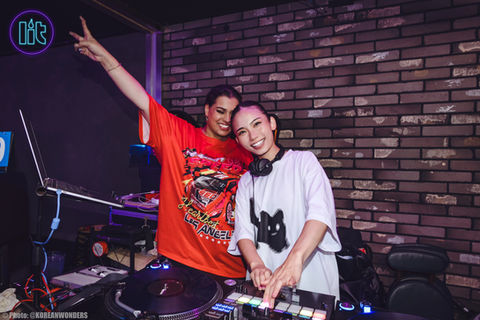 Hip Hop & Afrobeats hookah shisha lounge in Itaewon, Seoul, South Korea