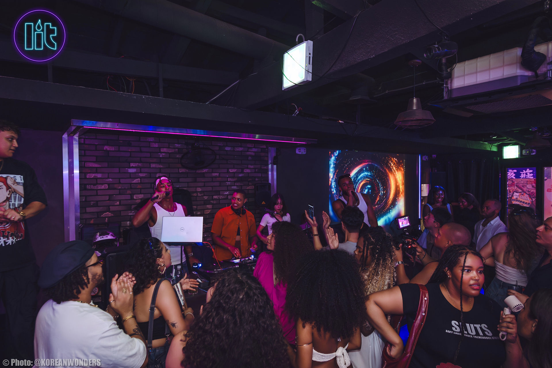 Lit Lounge. Itaewon hip hop hookah shisha lounge club