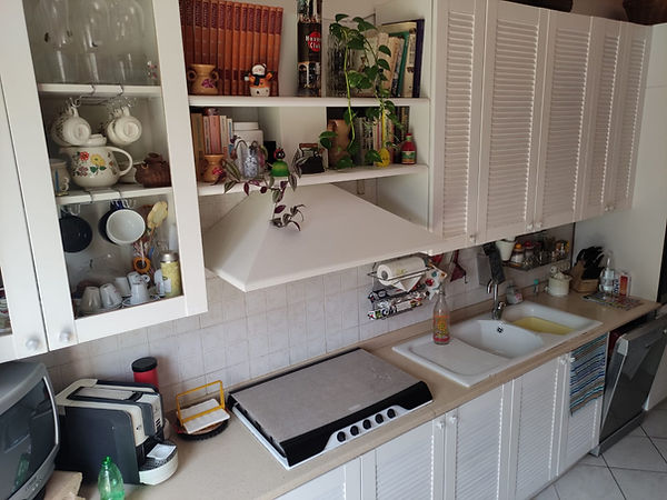 Cucina vecchia da rinnovare