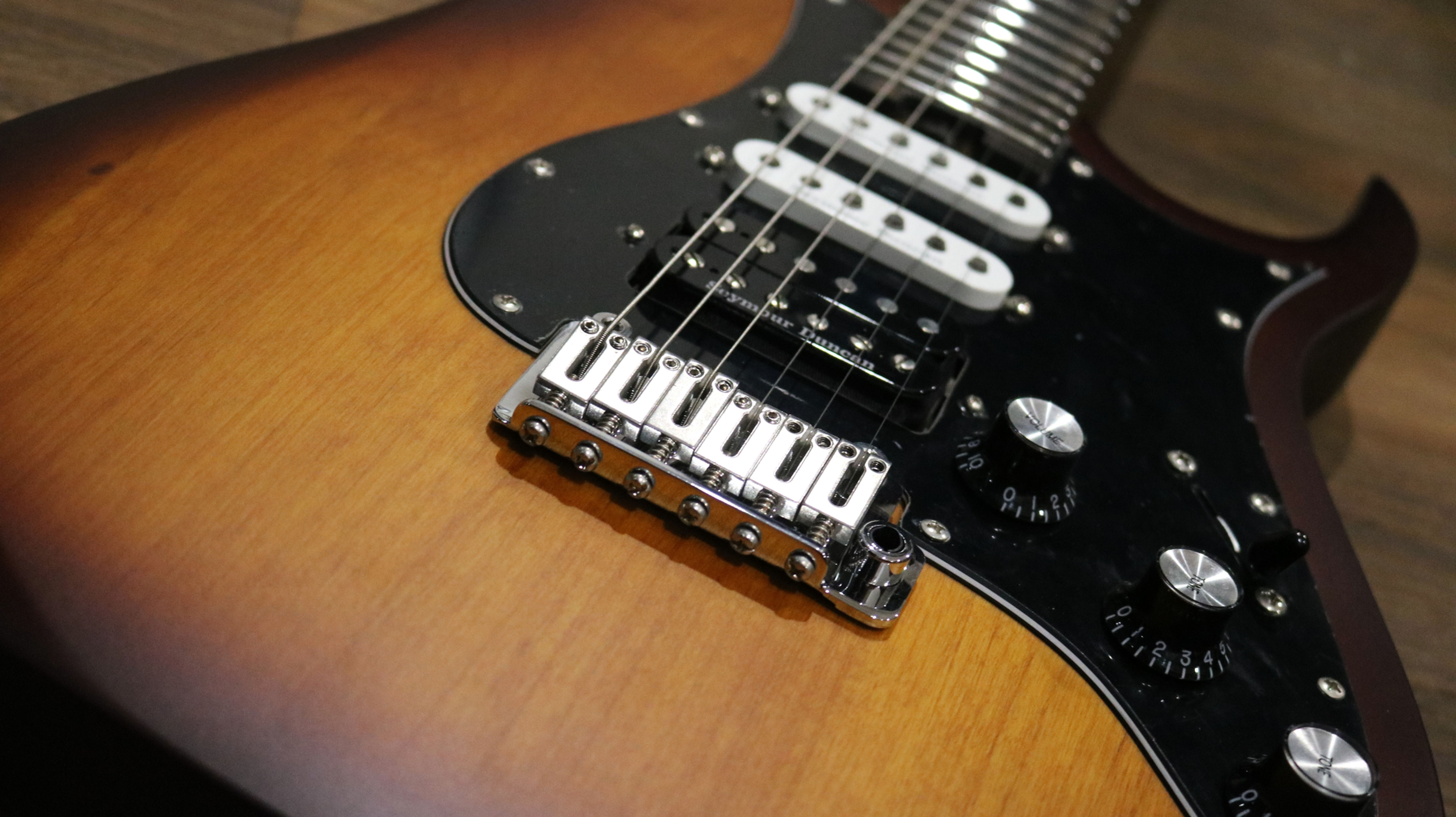 Artificial 6 String SI classics Model