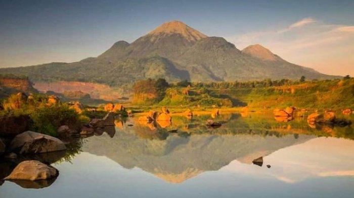 Pendaki Cantik Gunung Penanggungan