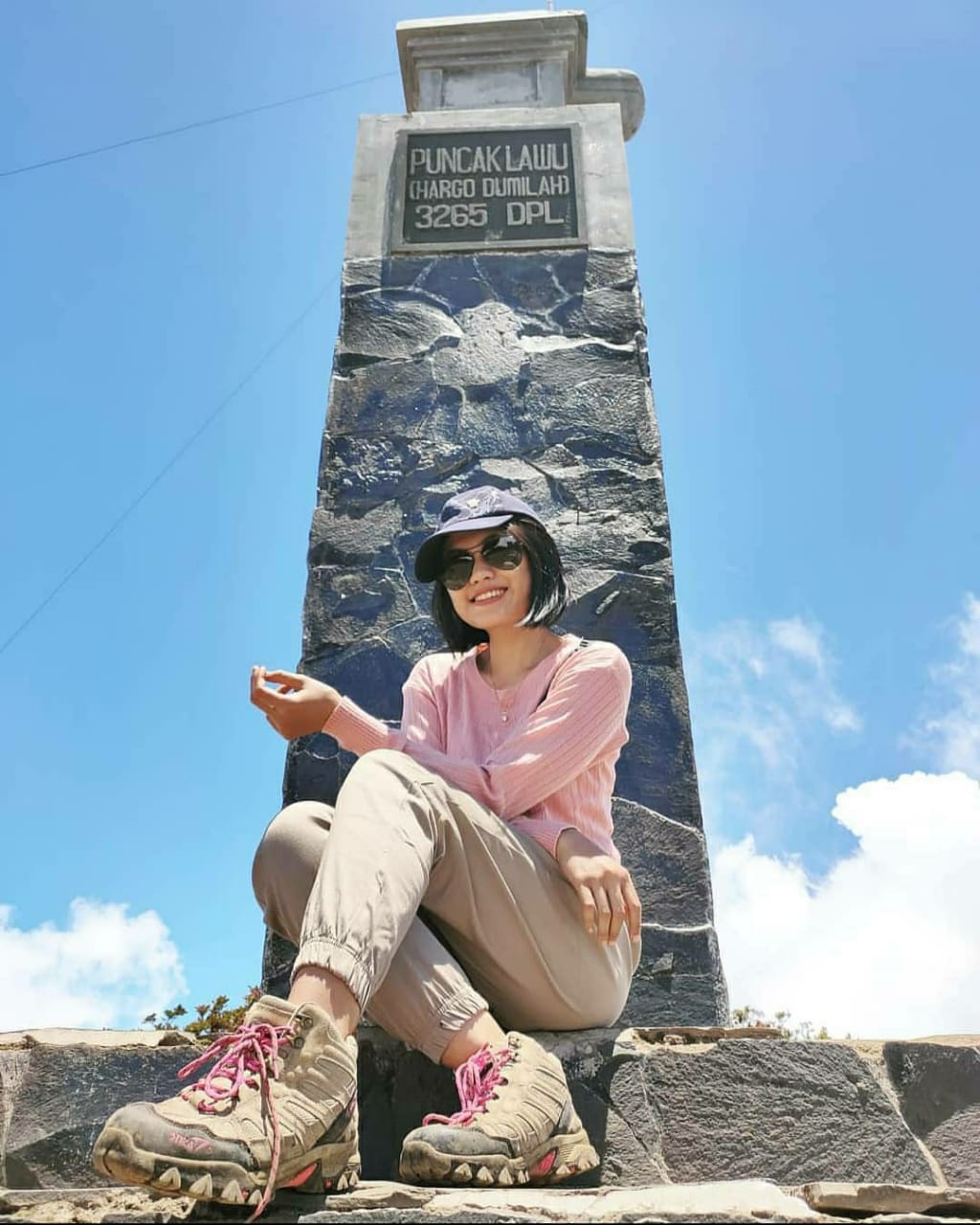 Instagram : @sonia_meidia Pendaki Cantik