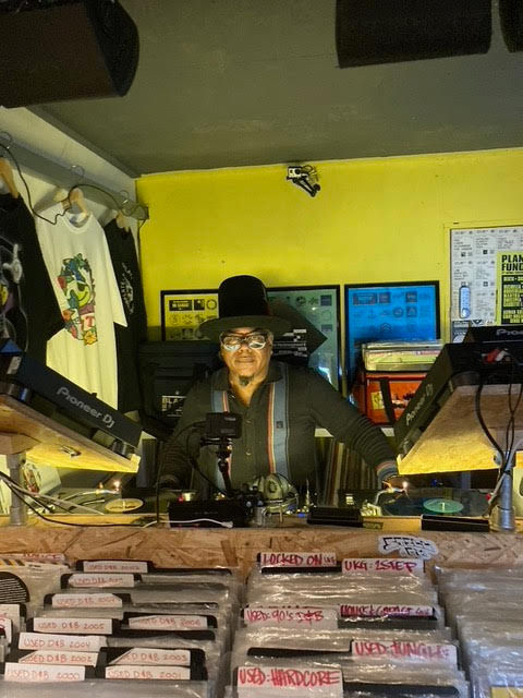 E The Edge: DJ Set