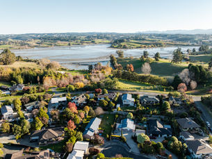 Māpua, Tasman overlooking the inlet