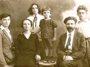 מוֹשְׁכוֹת קַח, בָּרֶגֶל הַךְ, תִּרְעַד הָאֲדָמָה!