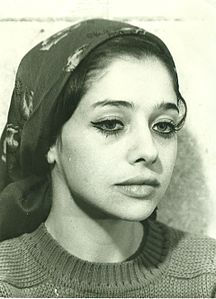 כמו ציפור מבוהלה בתוך כף יד