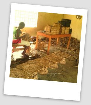 Miniature : artisanat des mères celibataires du Rwanda