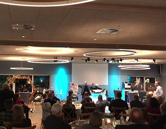 Antonio Mamut zaubert auf ihrem Firmen-Event