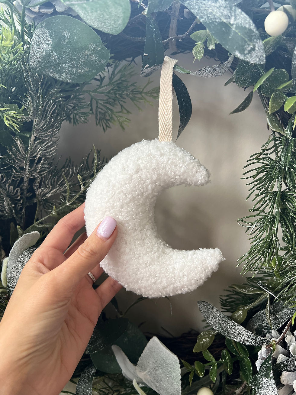 Thumbnail: Bouclé moon bauble
