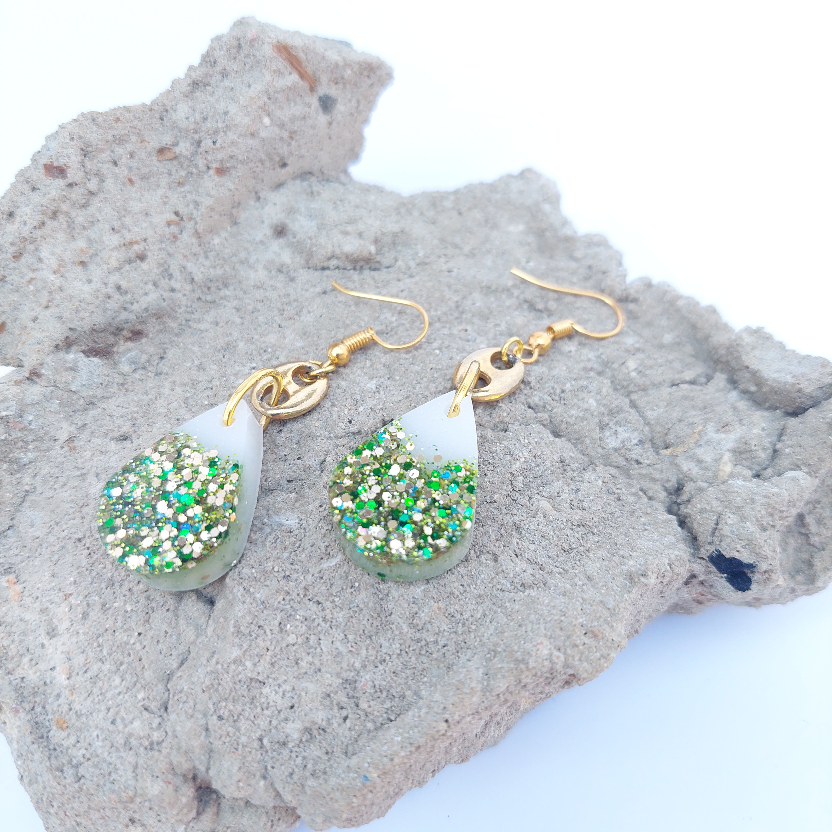 Resin Earrings (white&green)
