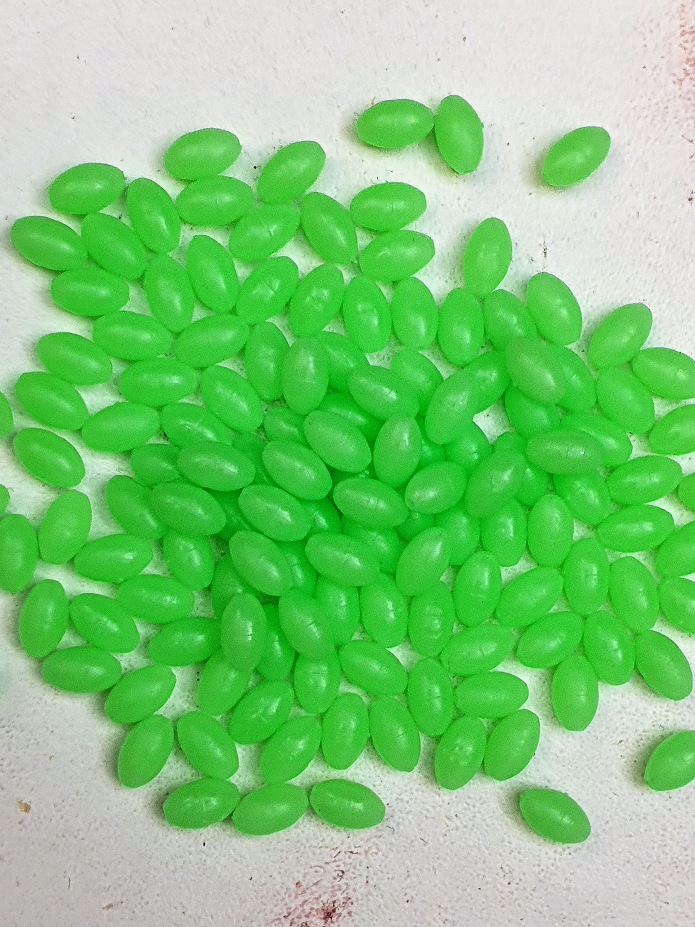 Perles ovales montages, dures vertes