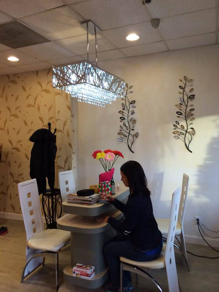 G & G Spa's Nail Polish Dryer