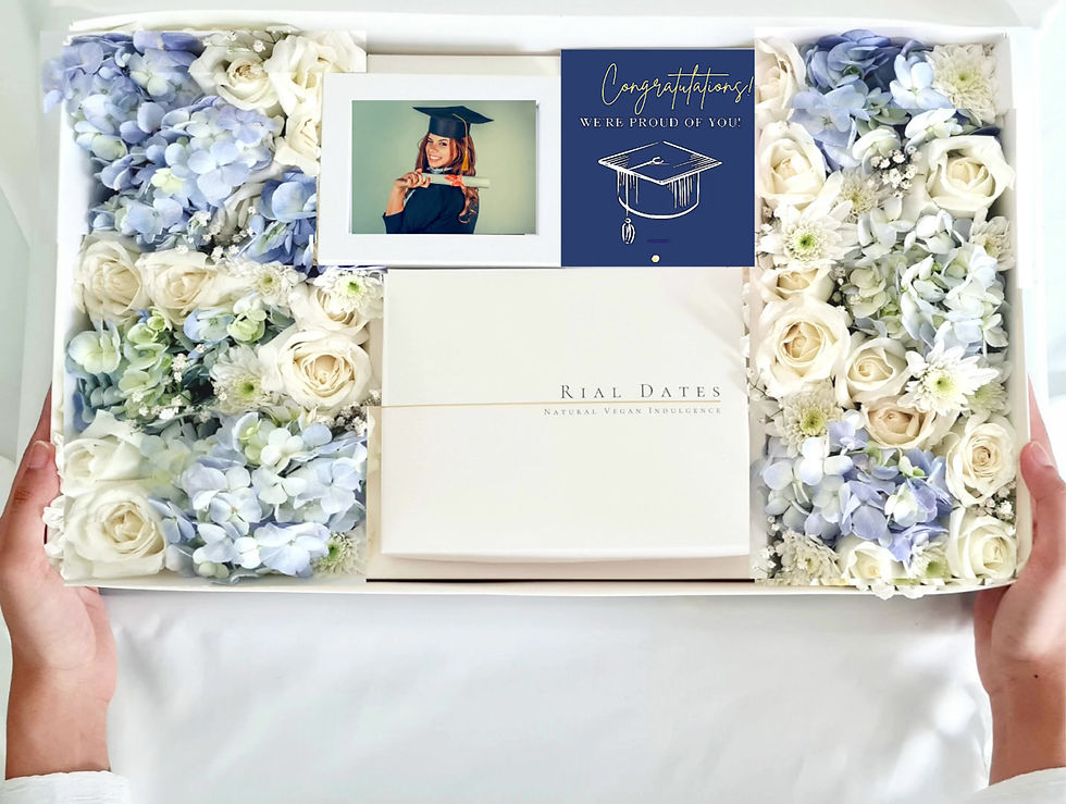 Thumbnail: Special Gift Box: Customizable Fresh Flowers Box with chocolate truffles